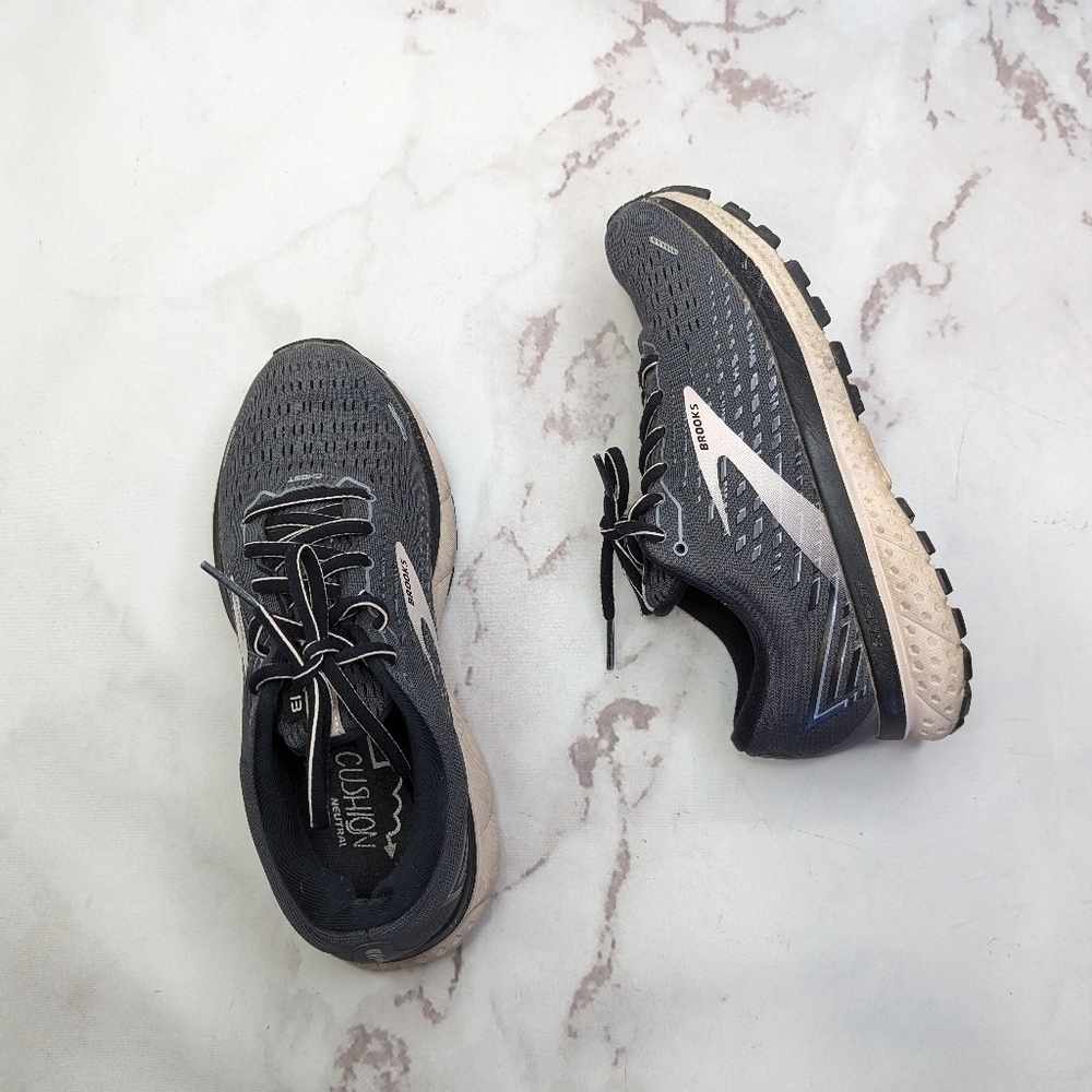 Brooks Ghost 13 Womens 7 M B Gray Black White Trail Runner Shoes Sneaker Hiking